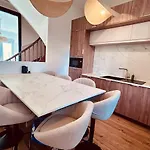 Pacis Renovee - Face -15 Pers - 5 Avec Sdb -terrasse & Bbq Sous Les Pins Villa