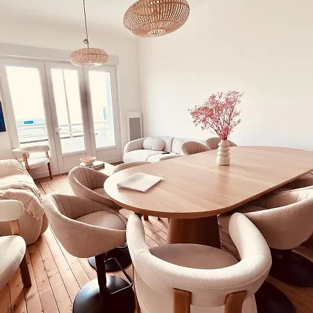 Pacis Renovee - Face Hyper Centre -15 Pers - 5 Avec Sdb -terrasse & Bbq Sous Les Pins La Baule