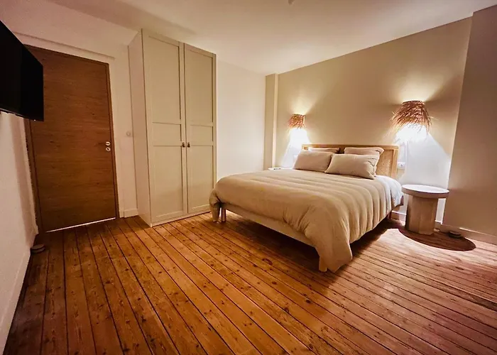 Villa Villa Pacis - Face Mer La Baule -15 Pers - 6 Suites Avec Sdb -Terrasse & Bbq Sous Les Pins La Baule