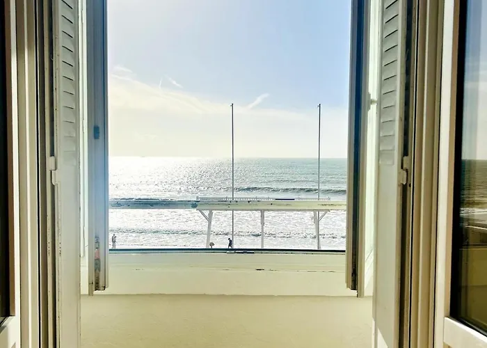 Villa Pacis - Face Mer La Baule -15 Pers - 6 Suites Avec Sdb -Terrasse & Bbq Sous Les Pins Villa La Baule