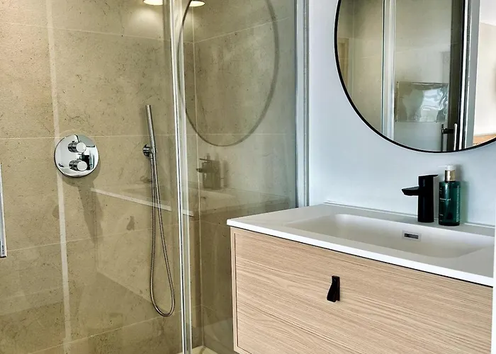 Villa Villa Pacis - Face Mer La Baule -15 Pers - 6 Suites Avec Sdb -Terrasse & Bbq Sous Les Pins La Baule