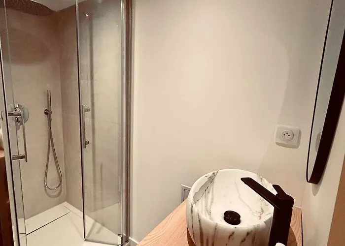 Villa Pacis - Face Mer La Baule -15 Pers - 6 Suites Avec Sdb -Terrasse & Bbq Sous Les Pins Villa *