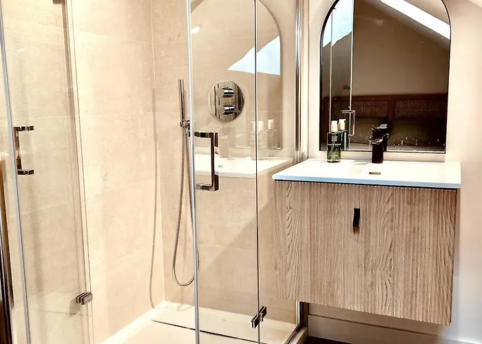 Villa Pacis - Face Mer La Baule -15 Pers - 6 Suites Avec Sdb -Terrasse & Bbq Sous Les Pins *