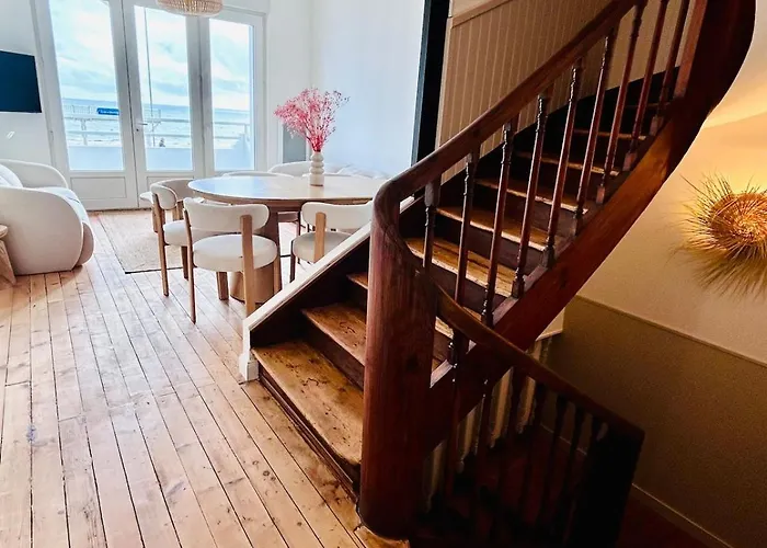 Villa Villa Pacis - Face Mer La Baule -15 Pers - 6 Suites Avec Sdb -Terrasse & Bbq Sous Les Pins