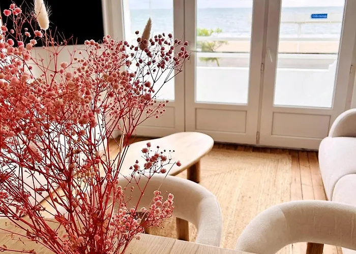 Villa Pacis - Face Mer La Baule -15 Pers - 6 Suites Avec Sdb -Terrasse & Bbq Sous Les Pins Villa