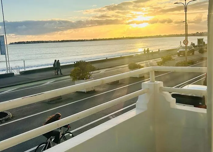 Villa Pacis - Face Mer La Baule -15 Pers - 6 Suites Avec Sdb -Terrasse & Bbq Sous Les Pins Villa