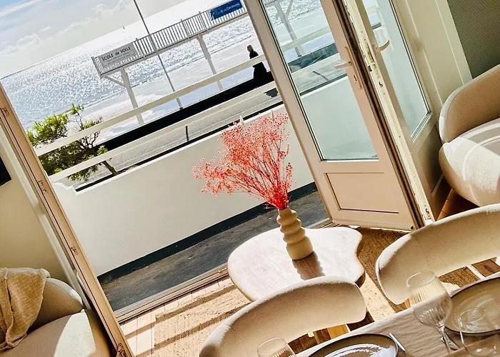 Villa Pacis - Face Mer La Baule -15 Pers - 6 Suites Avec Sdb -Terrasse & Bbq Sous Les Pins La Baule