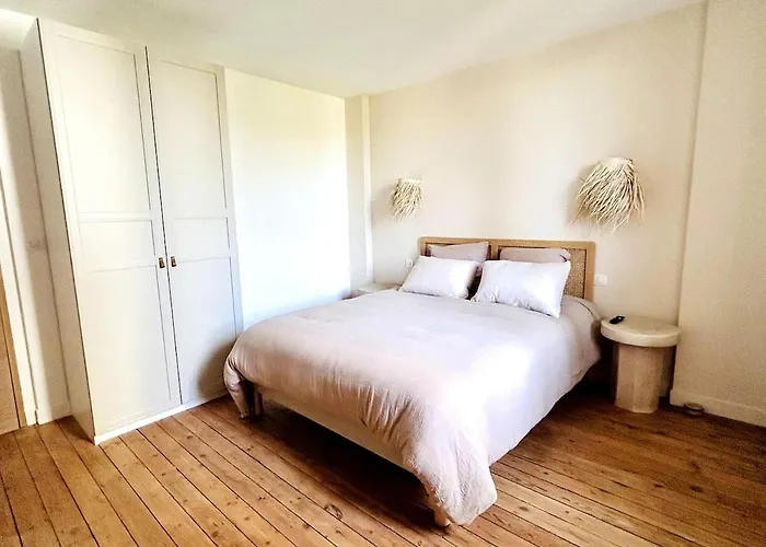 Villa Pacis - Face Mer La Baule -15 Pers - 6 Suites Avec Sdb -Terrasse & Bbq Sous Les Pins La Baule