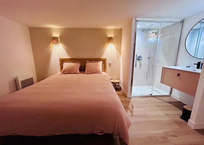 Villa Villa Pacis - Face Mer La Baule -15 Pers - 6 Suites Avec Sdb -Terrasse & Bbq Sous Les Pins