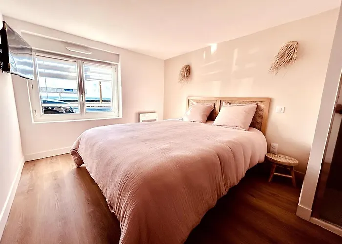 Villa Pacis - Face Mer La Baule -15 Pers - 6 Suites Avec Sdb -Terrasse & Bbq Sous Les Pins Villa La Baule