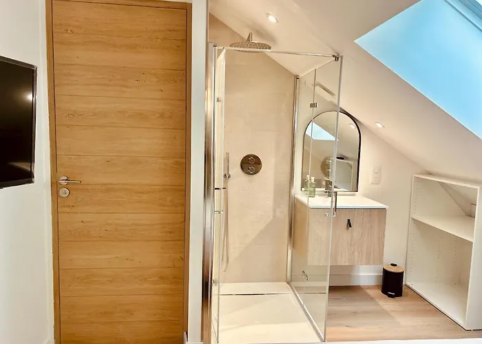 Villa Pacis - Face Mer La Baule -15 Pers - 6 Suites Avec Sdb -Terrasse & Bbq Sous Les Pins * La Baule