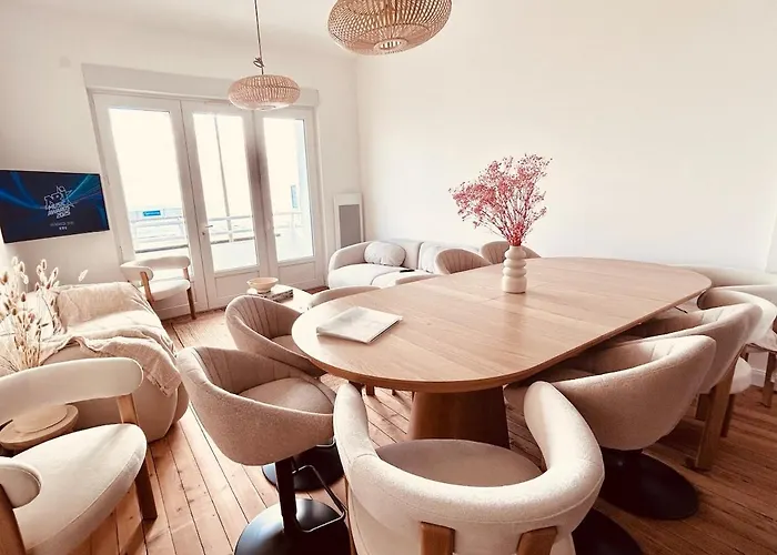 Villa Pacis - Face Mer La Baule -15 Pers - 6 Suites Avec Sdb -Terrasse & Bbq Sous Les Pins La Baule